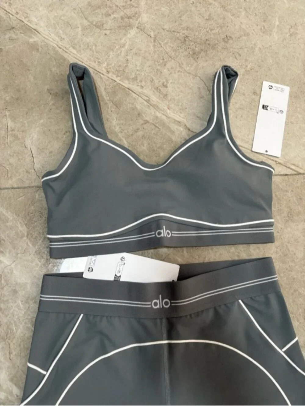 ALO Yoga Slate Gray Sculpting Leggings & Matching Sports Bra Set